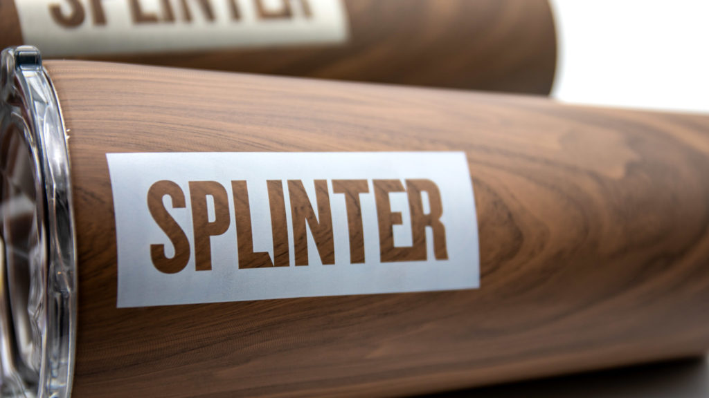 Close up of Splinter logo on wood Corkcicle.
